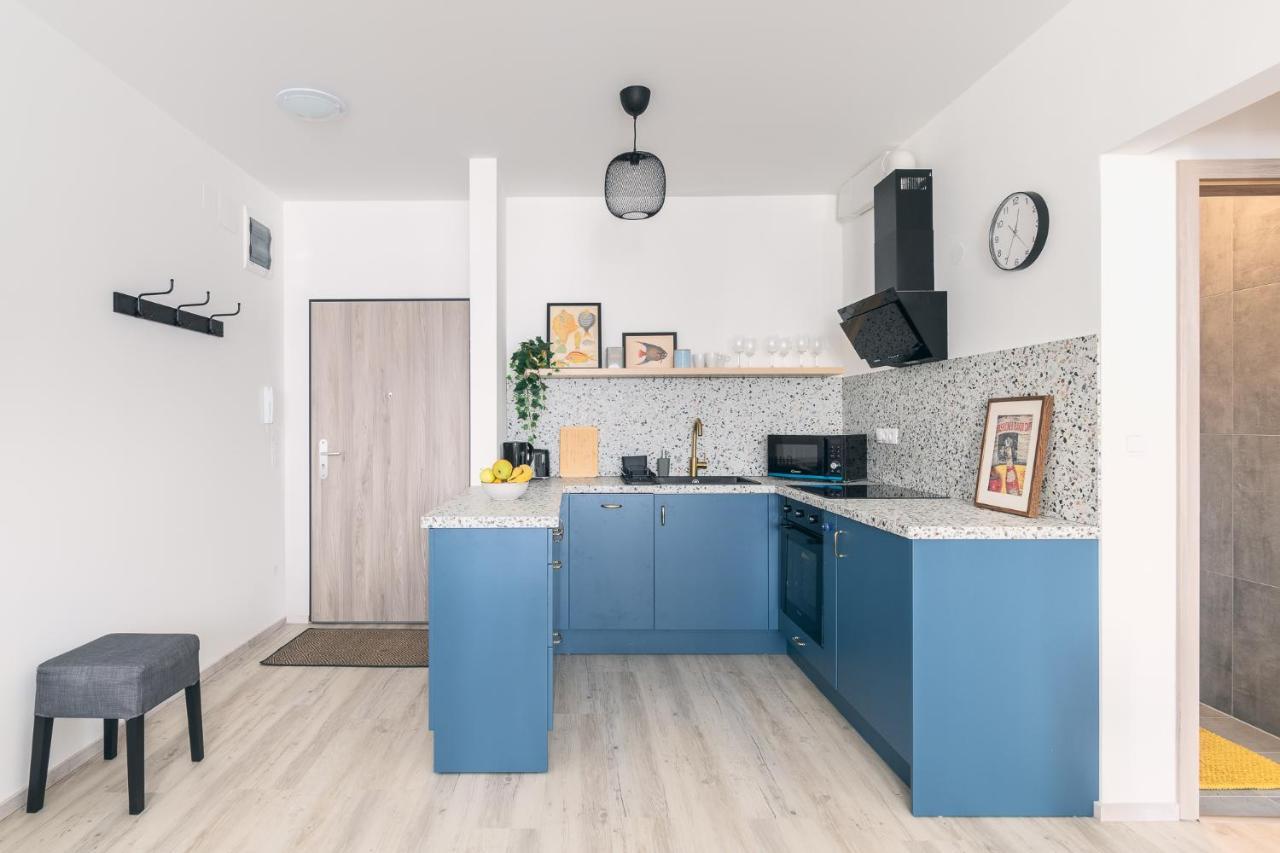 Corvin Apartment With Balcony And Ac Budapeste Exterior foto